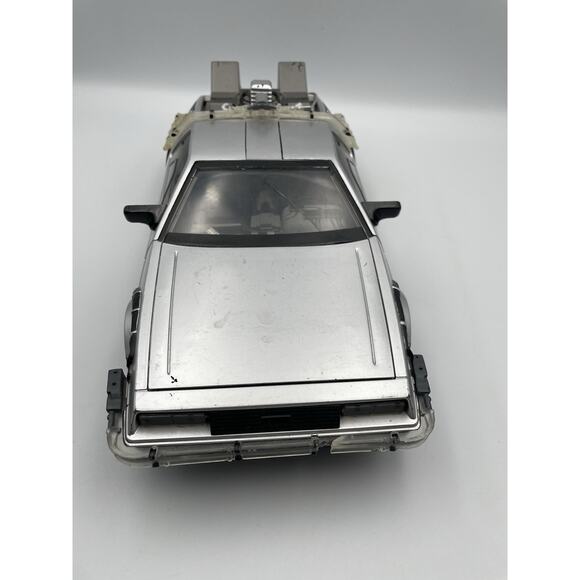 DeLorean 1:15 Diamond Select Back To The Future II Rare - Parts Only - Picture 4 of 10